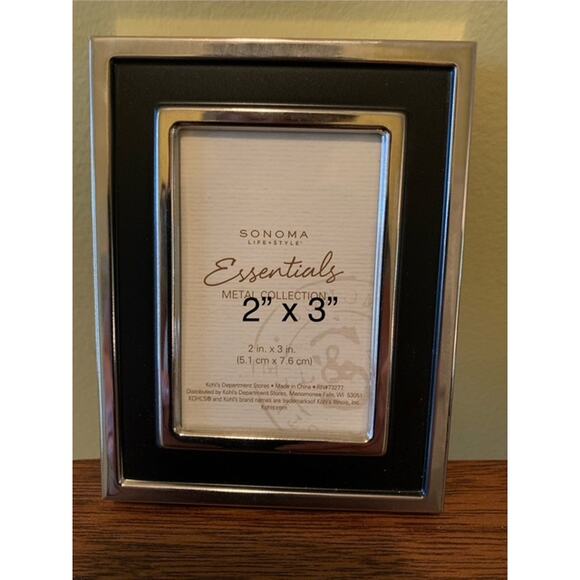 Four (4) Tabletop Picture Frames - Small sizes - Picture 6 of 6